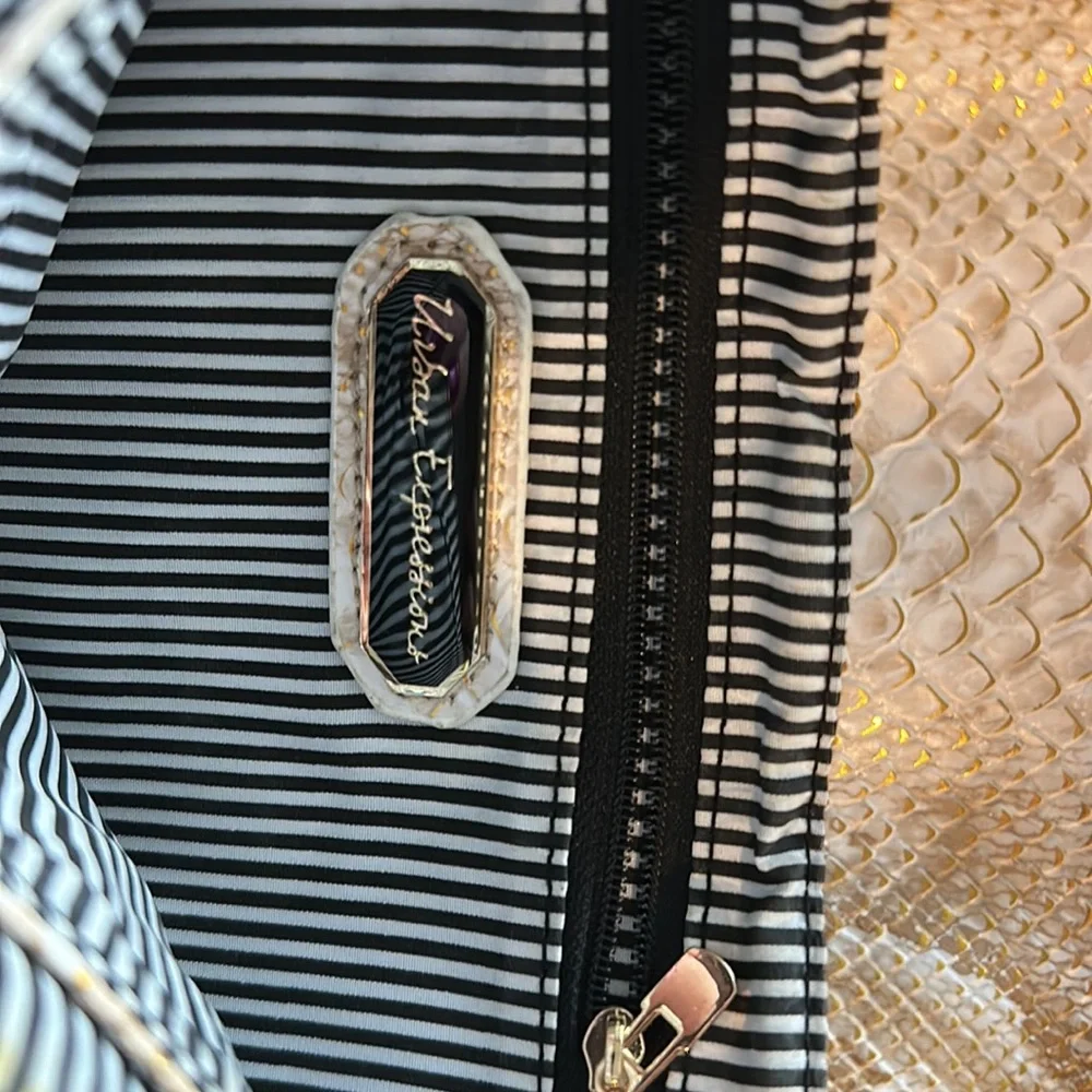 Urban Expressions Sparkle Clutch
